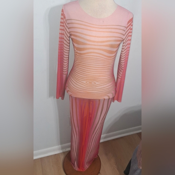 Dresses & Skirts - Gorgeous Long Sleeve Maxi Dress- W Sz Medium